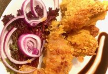 Aripioare de pui crocante, în crustă de fulgi de porumb