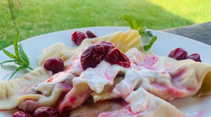 Colțunași cu vișine – Desert ca la mama acasă