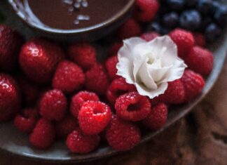 Zmeura – fructul delicios și extrem de sănătos! Calorii, valori nutriționale și beneficii